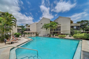 Siesta Key Beach - 2 Bedroom - 3 Beds - 3 Bathroom Duplex with Heated Swimming Pool
